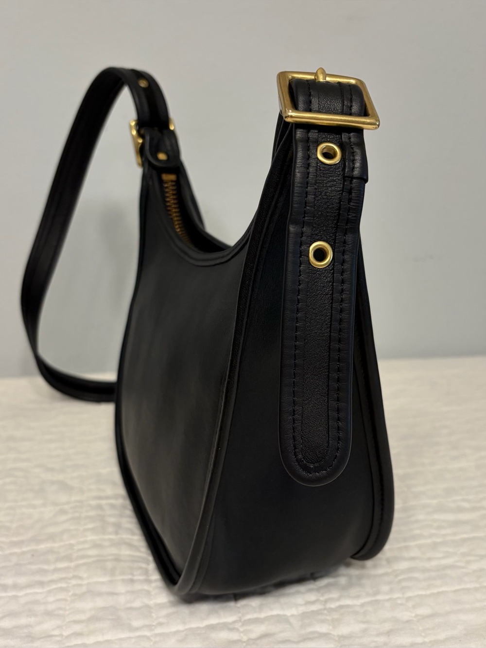Vintage Coach Janice’s Legacy Bag (#9950) Black Leather with Brass Hardware - Picture 4 of 14